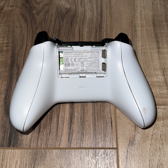 XBOX One controller - Picture 2 of 2